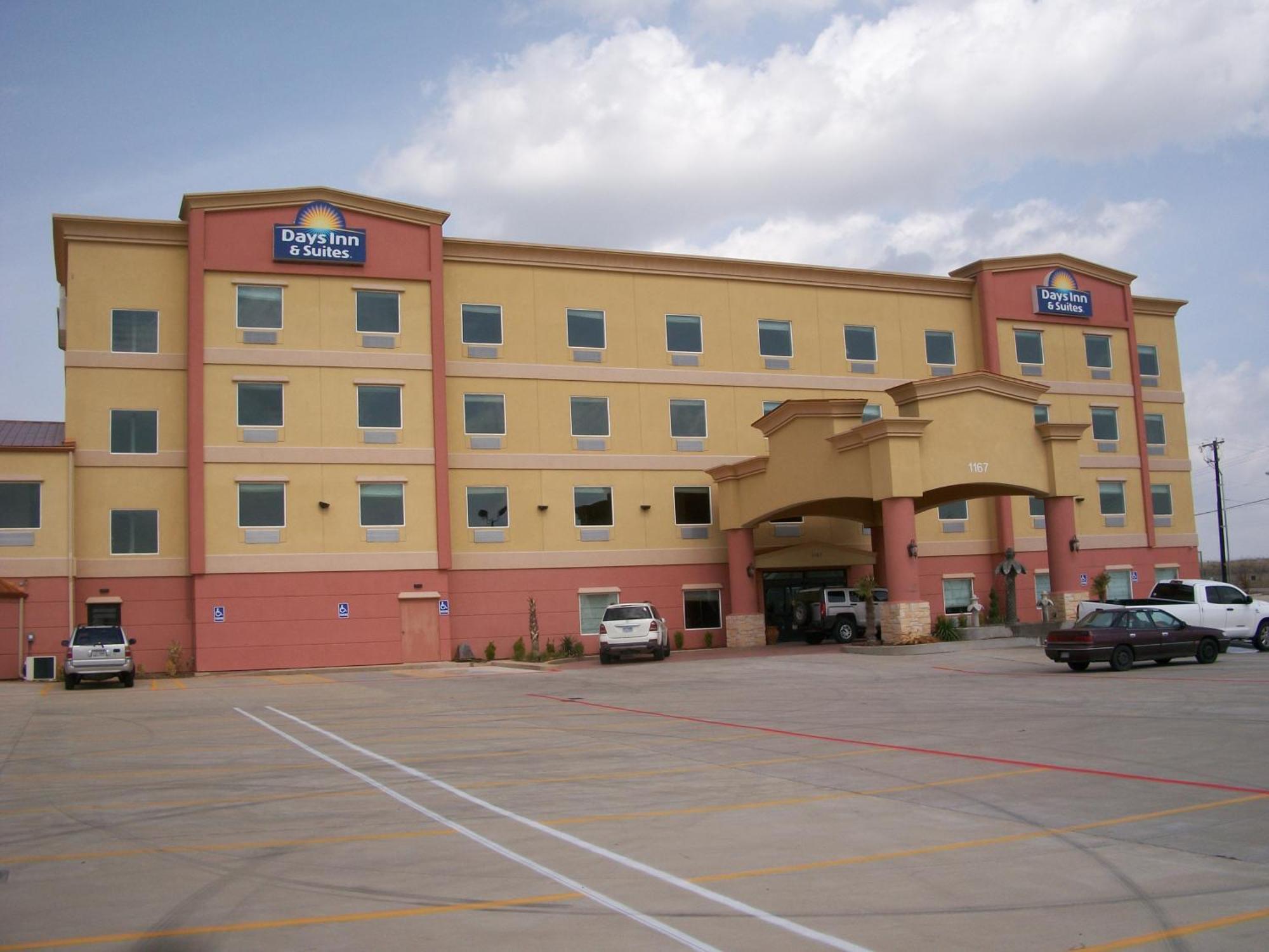 Robinson Inn And Suites Exterior photo